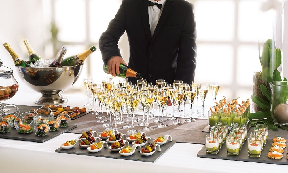 Champagne-Reception-with-Canapes